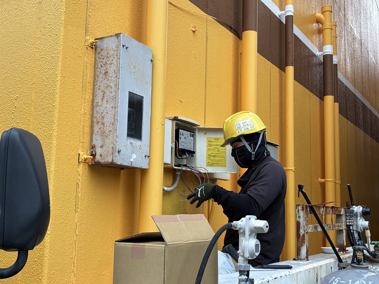 ひが家具北谷店　高圧気中開閉器更新工事